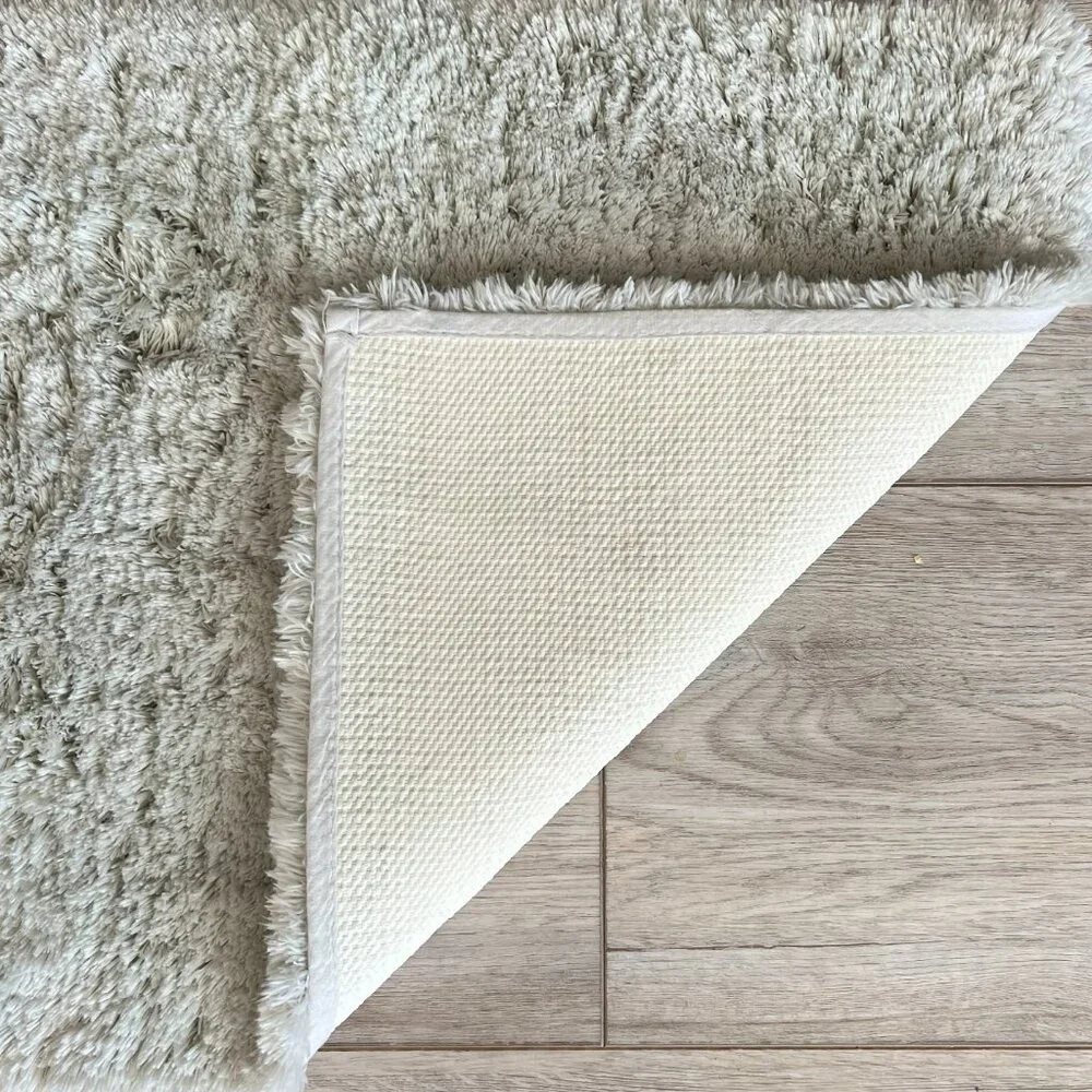 Kate Spade Gray 17 x 24 Bath Rug Mat Soft Fuzzy Plush Shower Non Slip Grey